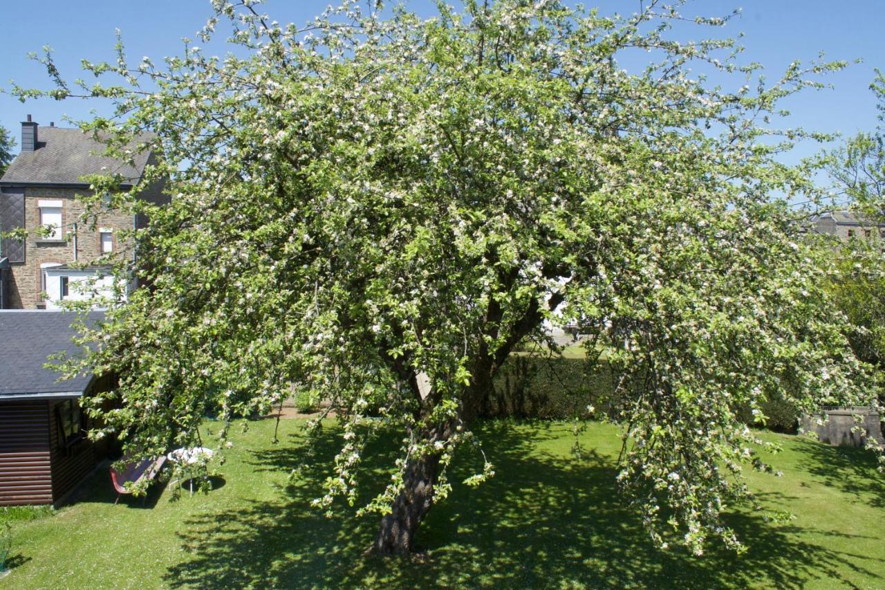 A L'Inattendue Bertrix Exteriör bild